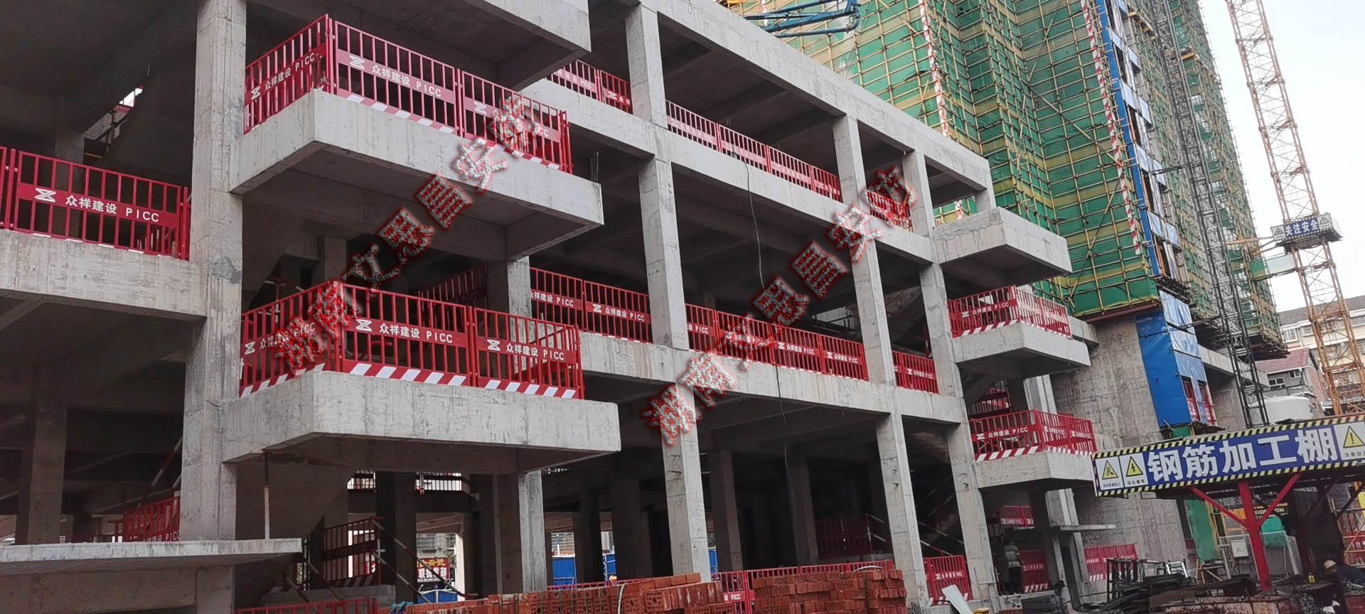 湖南文思昌制管有限公司,臨邊防護(hù)欄,建筑安防設(shè)施廠家,安全體驗(yàn)館,VR虛擬體驗(yàn)館,施工電梯門,VR體驗(yàn)館,鋼筋加工棚,卸料平臺,施工電梯安全門,